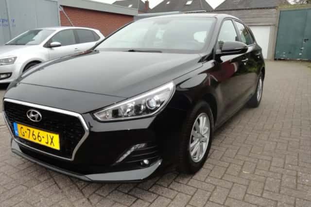 Hyundai i30 (2019) thumbnail 2