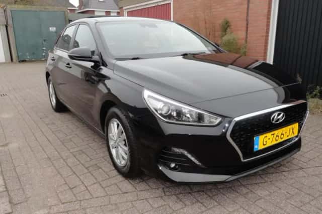 Hyundai i30 (2019) thumbnail 3