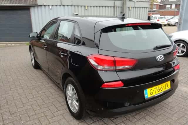 Hyundai i30 (2019) thumbnail 6