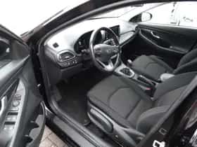 Hyundai i30 (2019) thumbnail 8