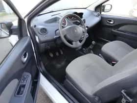 Renault Twingo (2011) thumbnail 8