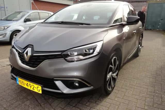 Renault Scénic (2017) thumbnail 2