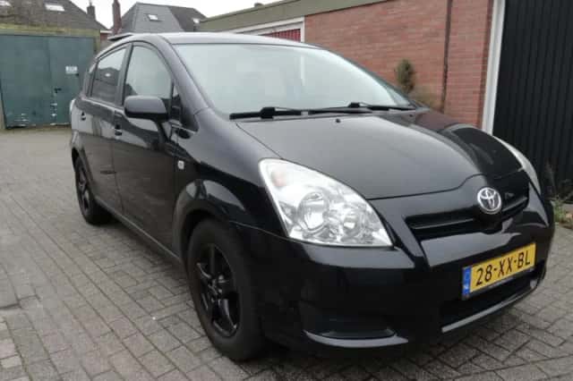 Toyota Verso (2007) thumbnail 3