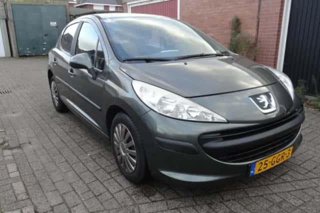 Peugeot 207 (2008) thumbnail 3