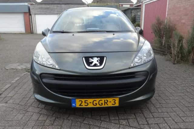 Peugeot 207 (2008) thumbnail 4