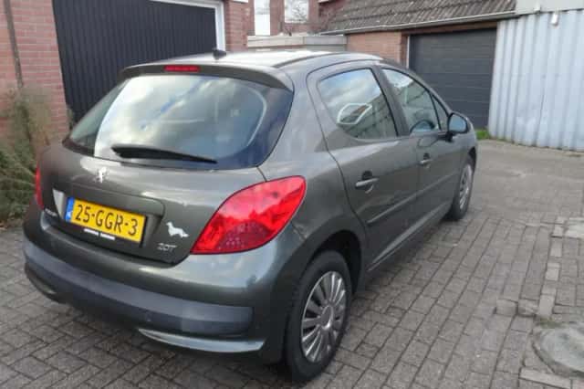 Peugeot 207 (2008) thumbnail 5