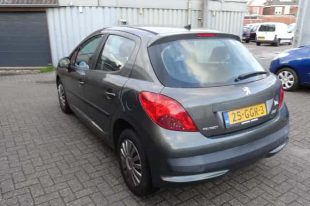 Peugeot 207 (2008) thumbnail 6