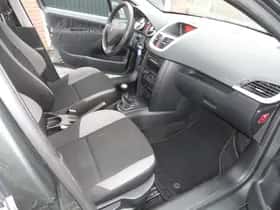 Peugeot 207 (2008) thumbnail 10