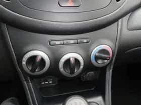 Hyundai i10 (2012) thumbnail 19