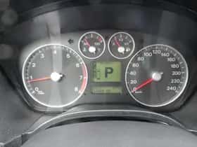 Ford Focus (2006) thumbnail 14
