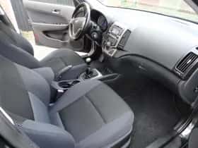 Hyundai i30 (2010) thumbnail 10