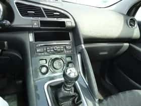 Peugeot 3008 (2012) thumbnail 19