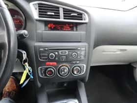 Citroën C4 (2011) thumbnail 17
