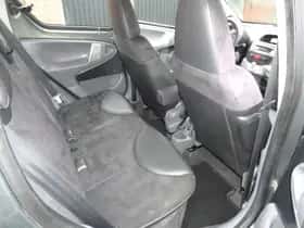 Toyota Aygo (2009) thumbnail 11