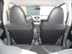 Toyota Aygo (2009) thumbnail 13