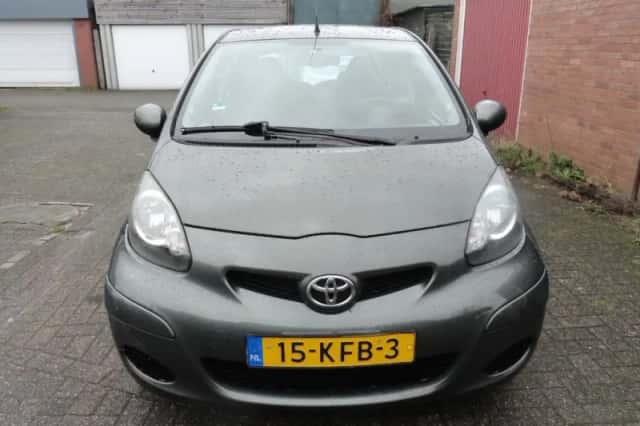 Toyota Aygo (2009) thumbnail 4