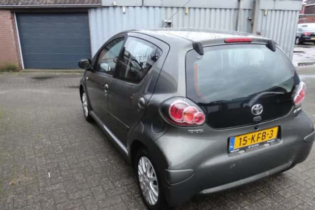 Toyota Aygo (2009) thumbnail 6