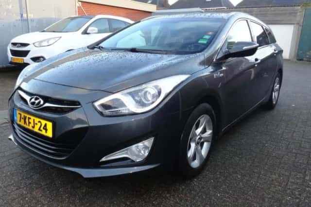 Hyundai i40 (2013) thumbnail 2