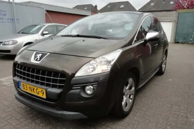 Peugeot 3008 (2010) thumbnail 1