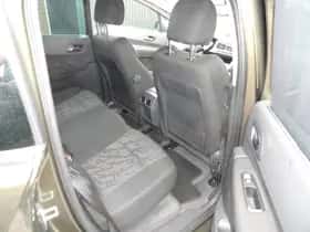 Peugeot 3008 (2010) thumbnail 11