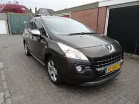 Peugeot 3008 (2010) thumbnail 3