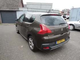 Peugeot 3008 (2010) thumbnail 6