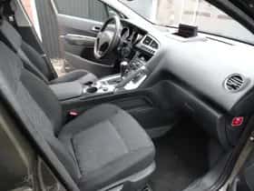 Peugeot 3008 (2010) thumbnail 10