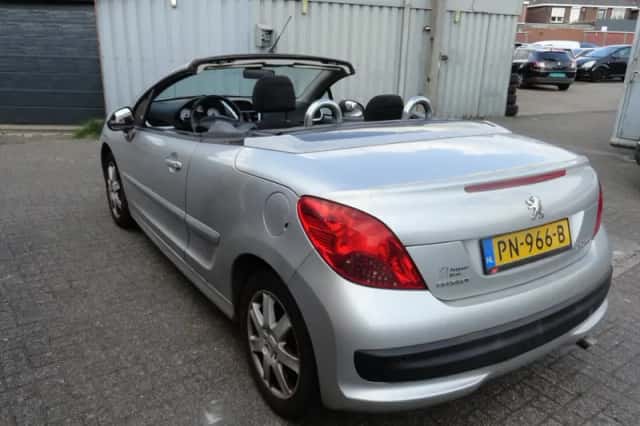 Peugeot 207 (2008) thumbnail 6