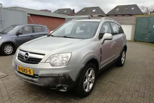 Opel Antara (2008) thumbnail 2