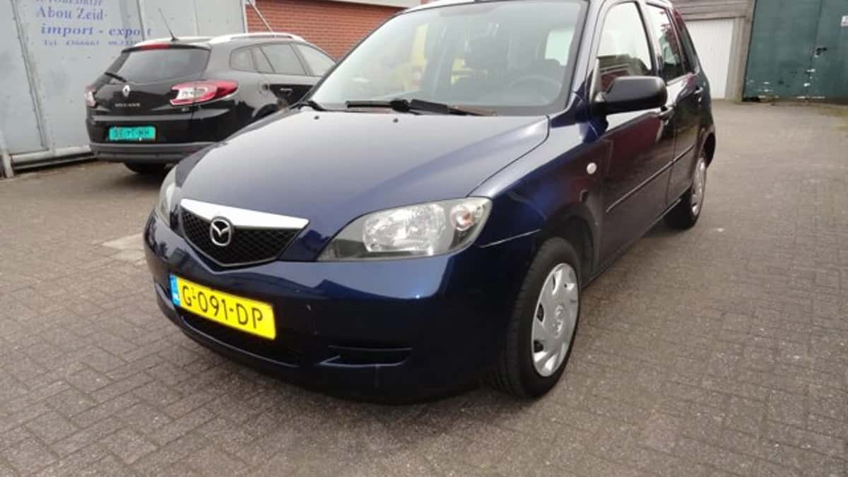 Mazda 2 (2003) — foto 1