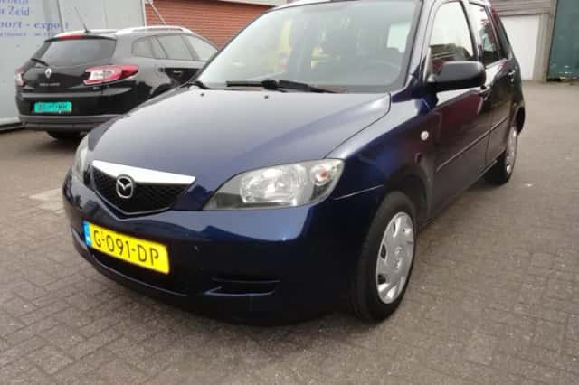 Mazda 2 (2003) thumbnail 2