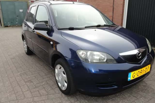 Mazda 2 (2003) thumbnail 3