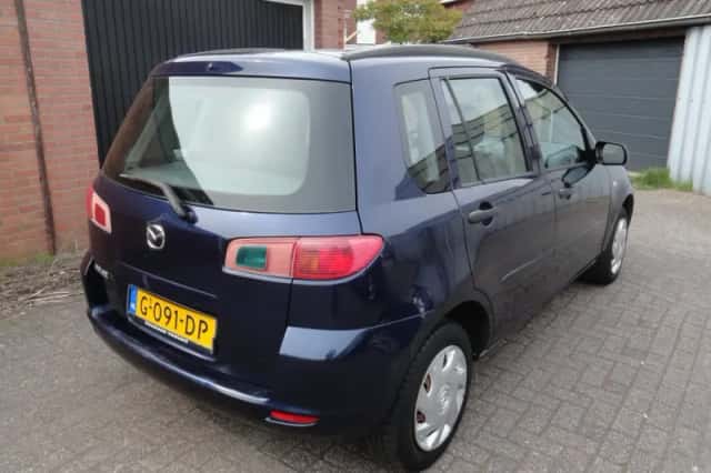 Mazda 2 (2003) thumbnail 5