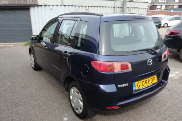 Mazda 2 (2003) thumbnail 6