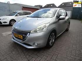 Peugeot 208 (2012) thumbnail 2