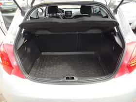 Peugeot 208 (2012) thumbnail 11