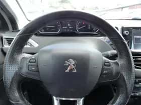 Peugeot 208 (2012) thumbnail 14