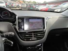 Peugeot 208 (2012) thumbnail 15