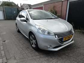 Peugeot 208 (2012) thumbnail 3