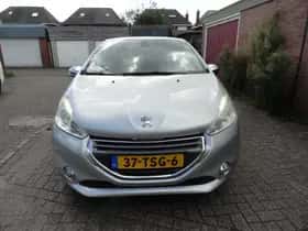 Peugeot 208 (2012) thumbnail 4