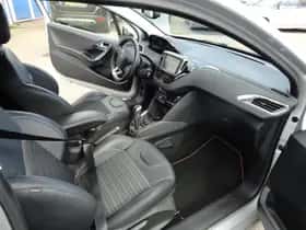 Peugeot 208 (2012) thumbnail 9