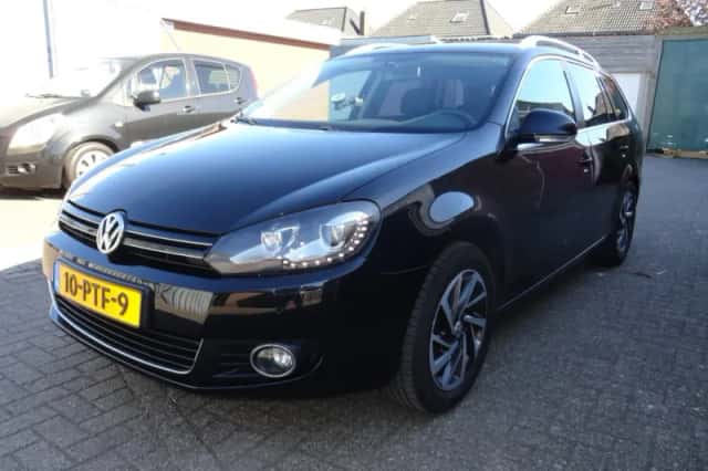 Volkswagen Golf (2011) thumbnail 2