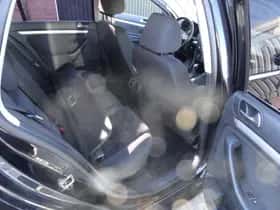 Volkswagen Golf (2011) thumbnail 11