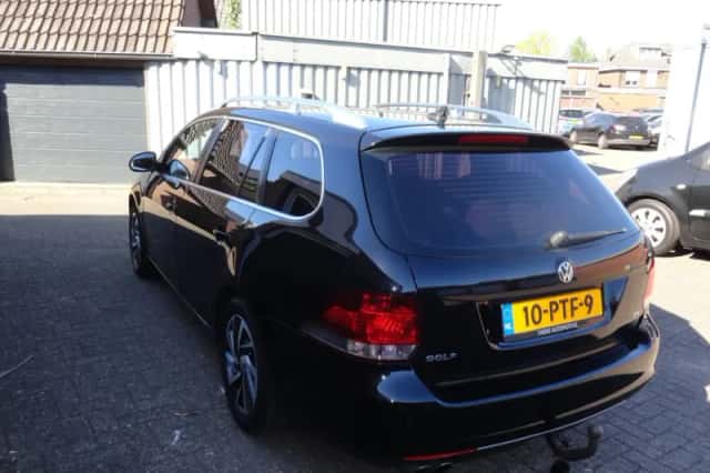 Volkswagen Golf (2011) thumbnail 6