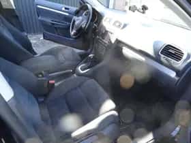Volkswagen Golf (2011) thumbnail 10