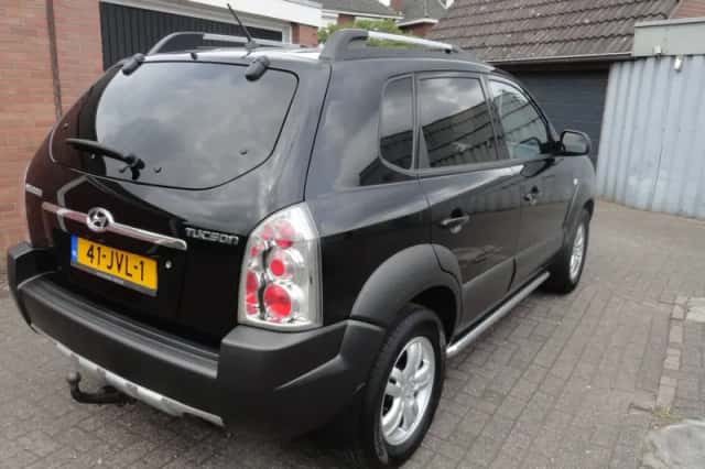 Hyundai Tucson (2009) thumbnail 5