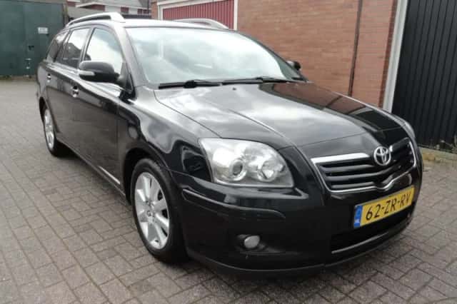 Toyota Avensis (2008) thumbnail 3