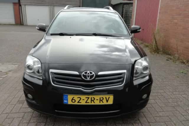Toyota Avensis (2008) thumbnail 4