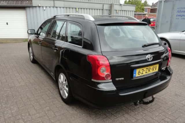 Toyota Avensis (2008) thumbnail 6
