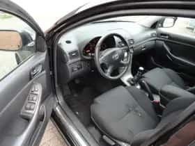 Toyota Avensis (2008) thumbnail 8